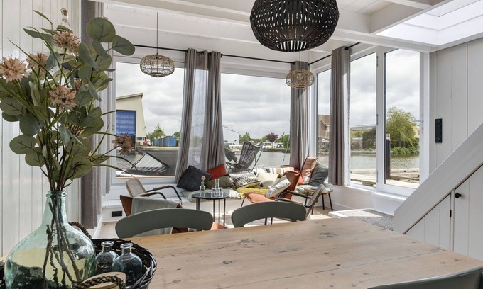 Woudsend House | Nice apartment in villa for 4 guests with WIFI and patio