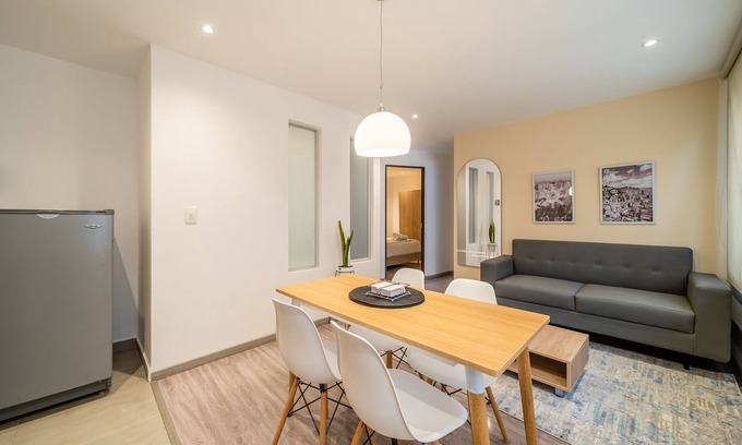 Financial District Apartment | Nice Apartment in Zona G with Laundry Facilities