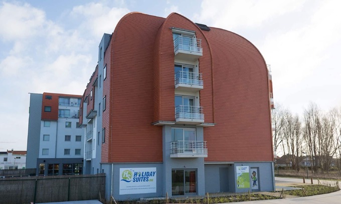 Zeebrugge Apartment | Nice apartment with air conditioning, on a resort, 2.5 km. from the beach