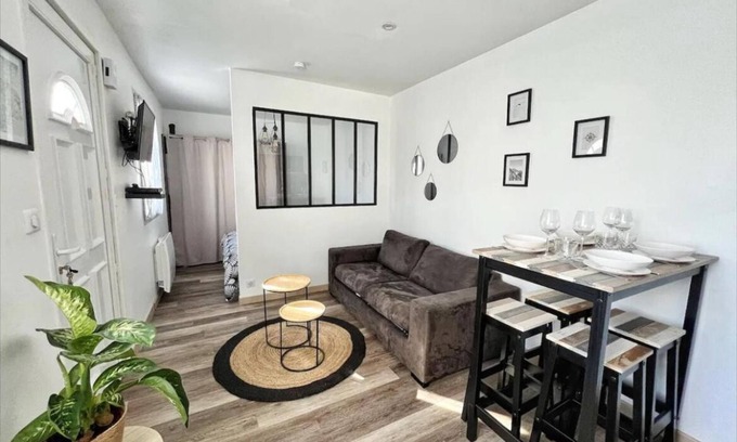 La Rochelle Apartment | Nice apartment with parking