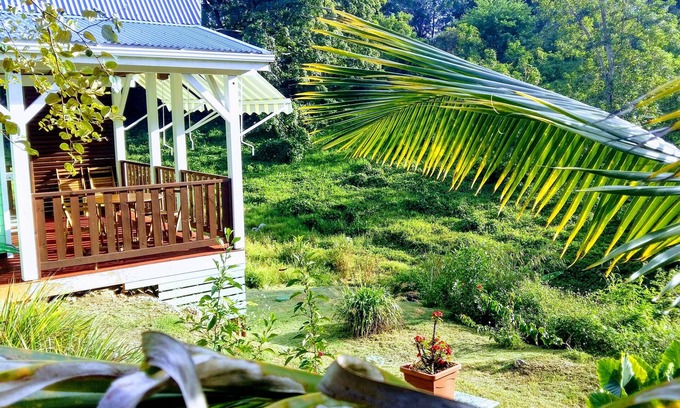 Sainte-Anne Cottage | nice bungalow, 5 minutes from the beaches, at l'Escale Tropicale