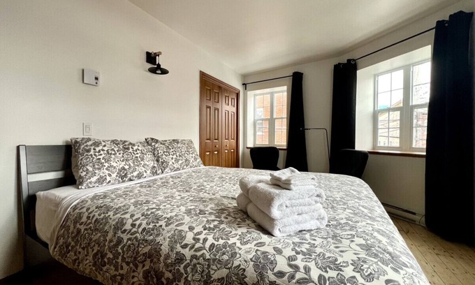 Saint-Jean-Baptiste Apartment | Nice condo with mezzanine floor and terrace.