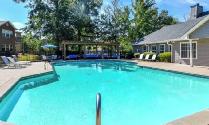 Stockbridge House | Nice condo with parking on site