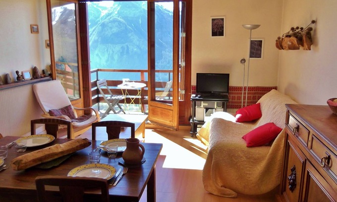 Orcieres-Merlette Apartment | Nice equipped T3, superb view, close to stadium (pool/roller-skating/theater)