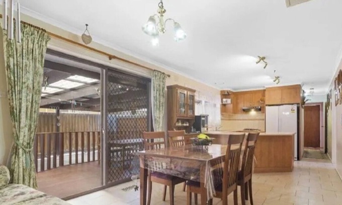 Endeavour Hills House | Nice Family home