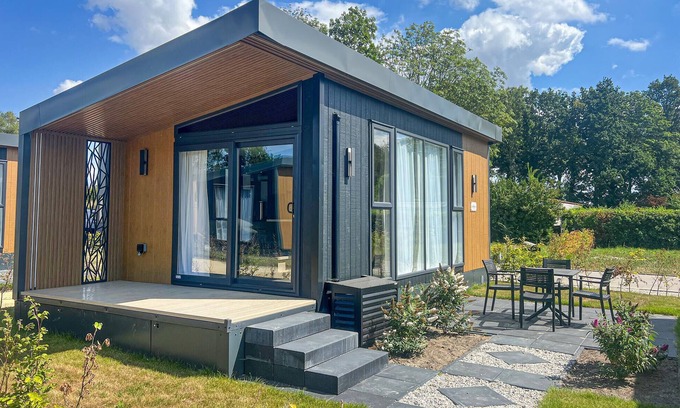 Scherpenisse House | Nice home in Scherpenisse