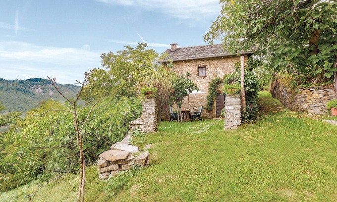 Borgo Val di Taro House | Nice home in Borgo Val di Taro PR