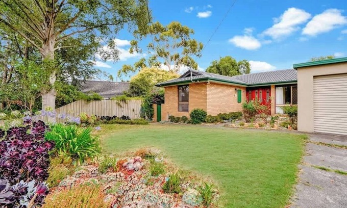 Vermont South House | Nice neighbourhood Family Home at Vermont South