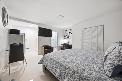 Carol City Apartment | Nice,Stylish King Bed Studio