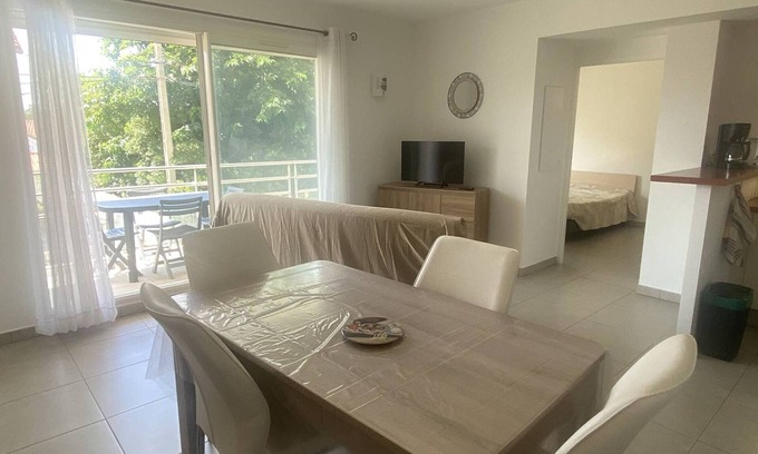 Le Grand Large Apartment | Nice T2 Near Beach with Air Conditioning