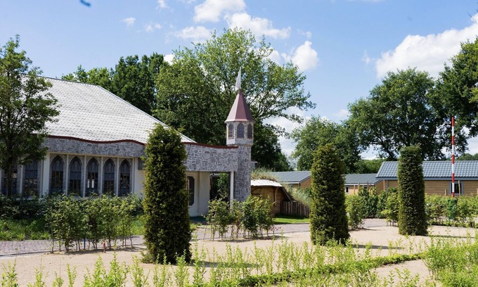 Kaatsheuvel House | Nice tentlodge with veranda, the Efteling at 2 km.