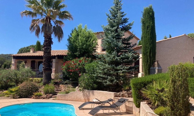 Les Esterets du Lac House | Nice Villa, quiet, swimming pool and garden not overlooked near lake and beaches