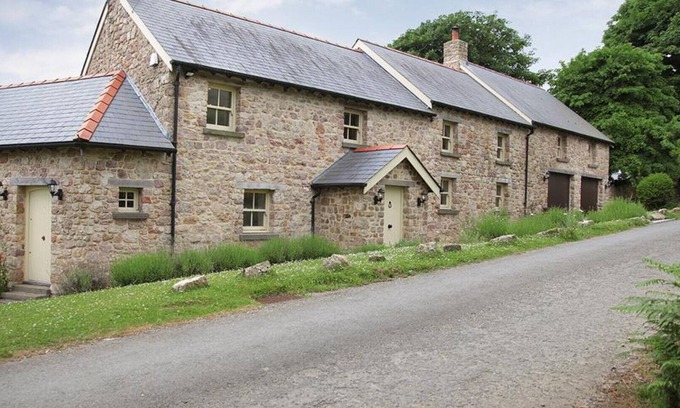 Crynant House | Nicholaston Cottage - Four Bedroom House, Sleeps 8