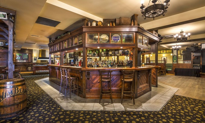 Clayton Hotel | Nightcap at Monash Hotel