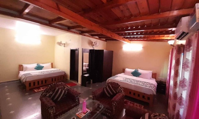 Naukuchiyatal Hotel | Niharika Palace by Royal Collection