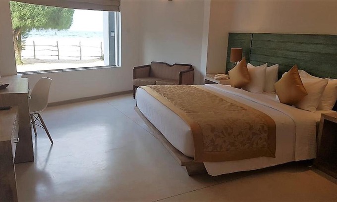 Irrakkakandi Hotel | Nilaveli Beach Hotel