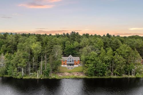 Blakeslee House | Nittany Cabin by AvantStay Lakefront, View, Firepit