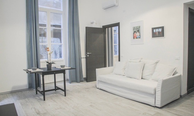 Genoa Historical Centre Apartment | niu you nest away from home