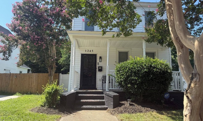 Newport News House | nLooking for relaxation and peace? This is the perfect spot for a quick getaway.
