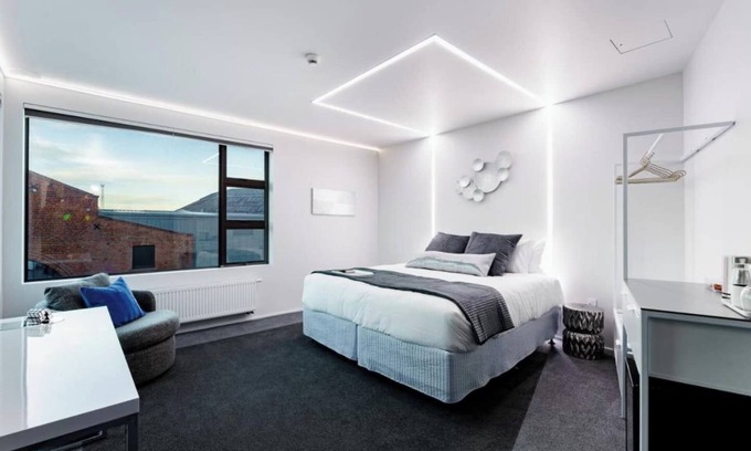 Dunedin City Centre Apartment | No Fuss, Boutique Private Studio Room by Aotearoa Escapes