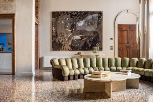 Cannaregio Apartment | Noble Floor Art Apartment R&R