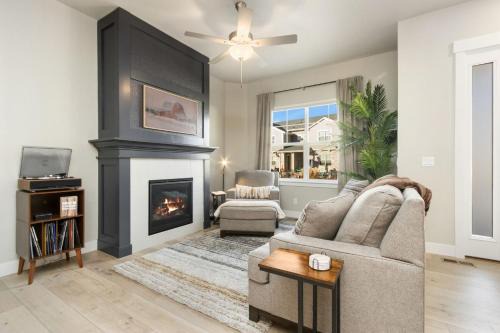 Centerra House | NOCO Retreat with King Beds, Fireplace, Scenic Trails