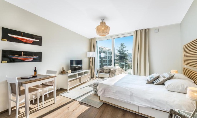 Carouge Apartment | Noirettes - Self Check In by Homenhancement