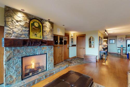 Big White Ski Resort House | North 9