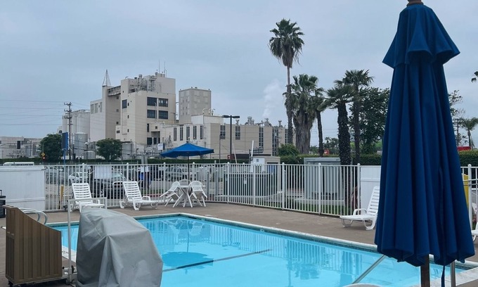 North Hills West Hotel | North Hills INN