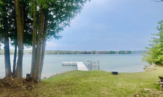Lake Leelanau House | North Lake Leelanau-Beautiful sunsets. Cute 3 bedroom cottage. Dock.