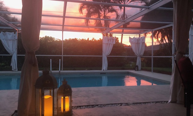 Palm River Estates House | North Naples House Salt Water Pool Minutes To Vanderbilt Beach