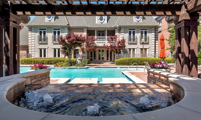 Preston Hollow Apartment | North Park Mall- Home Away from Home!