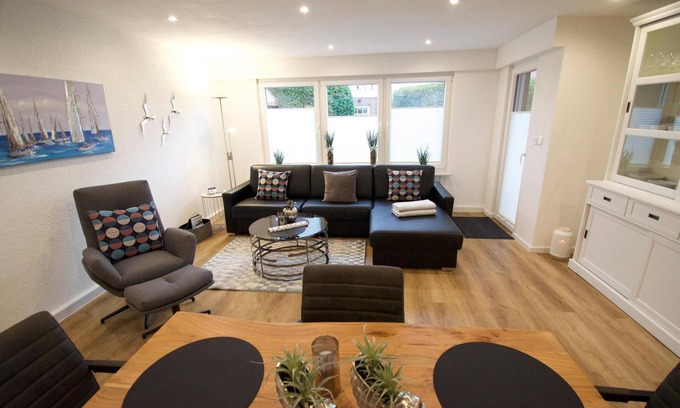 Norddeich Apartment | North Sea dream - luxury property with direct access to the spa gardens