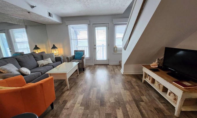 Traverse City House | North Shore Inn TC 308