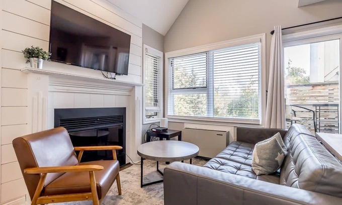 Craigleith Apartment | Northern Tranquility - Pool, Hot Tub, Shuttle