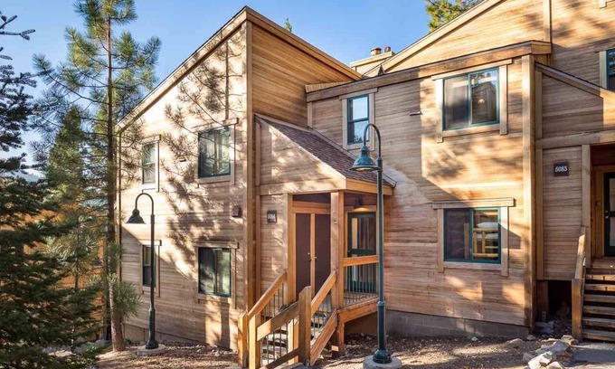 Truckee House | Northstar Gold Bend Modern Cabin