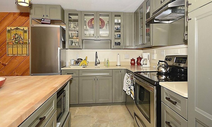 Stowe Area Condo | Notchbrook 34AB: 2 br, wood fireplace, seasonal pool, community amenities!