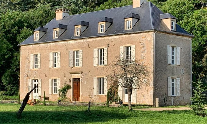 Cenevieres Bed & Breakfast | NOUBAR