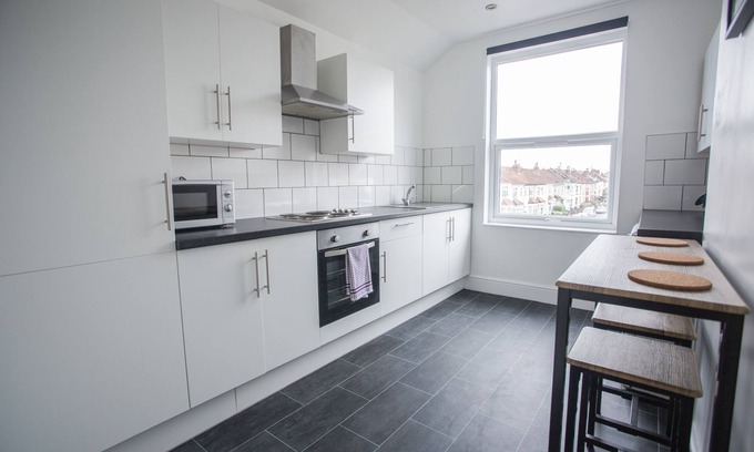 Horfield Apartment | November Discount - Long Stay - Contractors