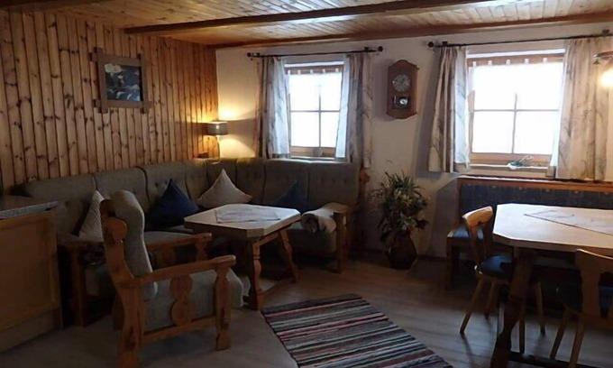 Bischofswiesen Apartment | Nr. 1, Ferienwohnung 2-4 Pers. mit 2 Schlafzimmern, Wohnküche, Dusche/WC und Balkon