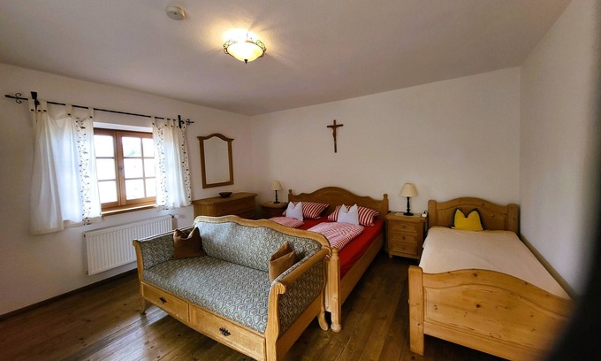 Grassau Apartment | Nr 1 room with shower/WC on the floor, balcony, without TV for 1-3 persons