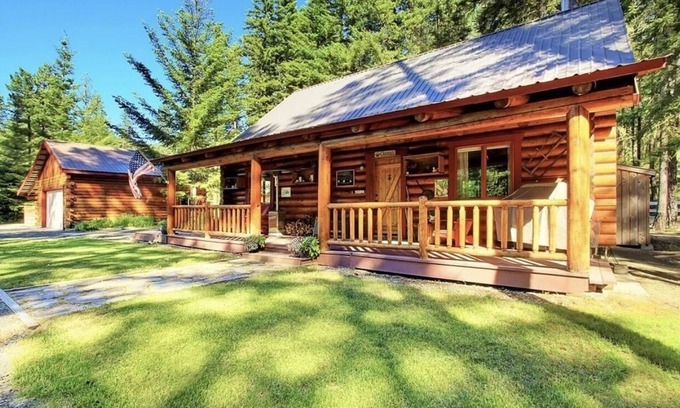 Cle Elum Cabin | Nshira’s Rest | Cabin In The Woods | near trails, lakes