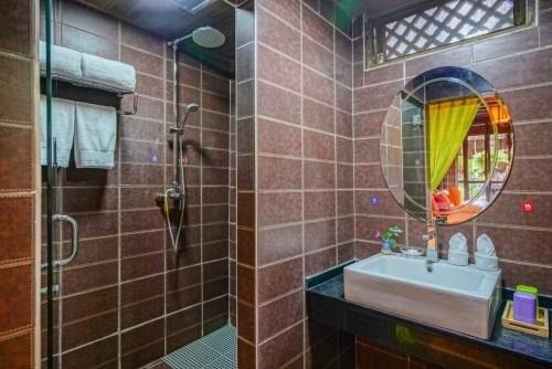 Dayan Old Town House | null