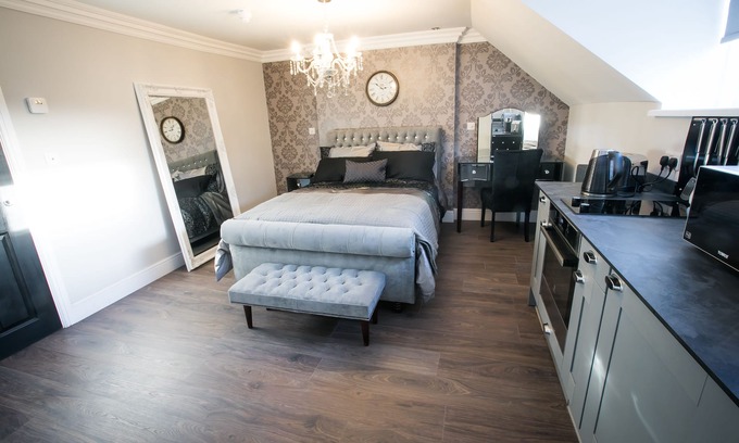 Wymondham Apartment | Number 10 The Abbey - Welney Wetland Apartment