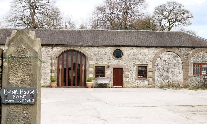 Newton Grange Cottage | NUMBER 3, family friendly, character holiday cottage in Biggin
