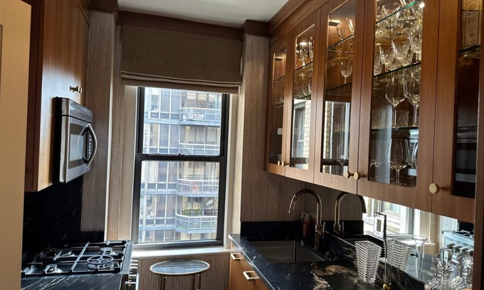 Central Park South Apartment | NY Luxury Home Suites