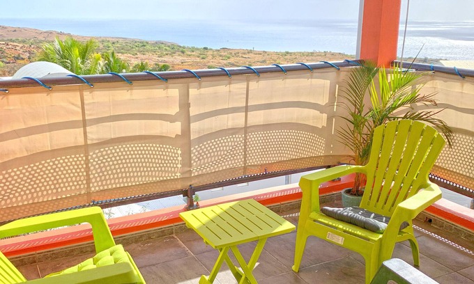 Plateau-Caillou Apartment | NYMPHEAS APARTMENT, sea view