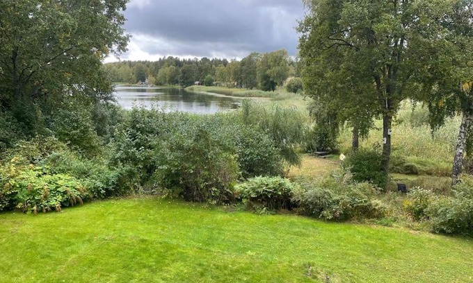 Rimbo Apartment | Nyrenoverat strandnära med fantastisk utsikt