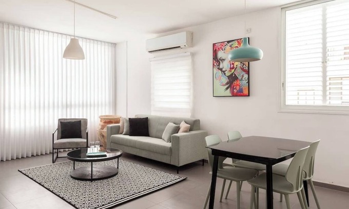 Bat Yam Apartment | Oַ&O Group-Amazing APT Bat-Yam 3 Min Walk To Beach