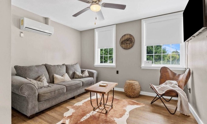Cave City Apartment | Oak and Amber-Southern charm with timeless heritage of KY